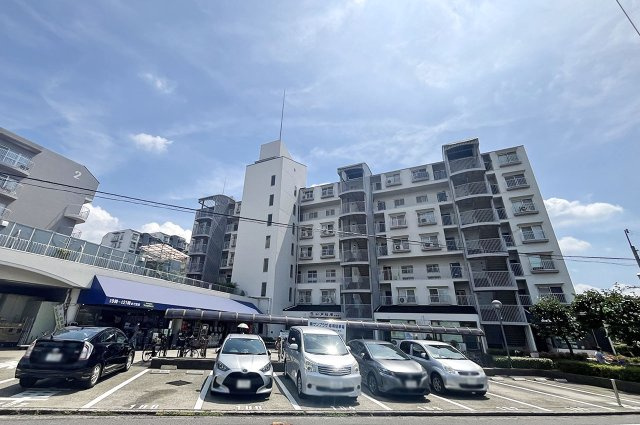 エバーグリーン金岡壱号棟の外観