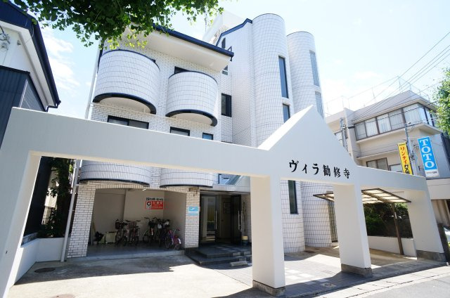 ヴィラ勧修寺の外観