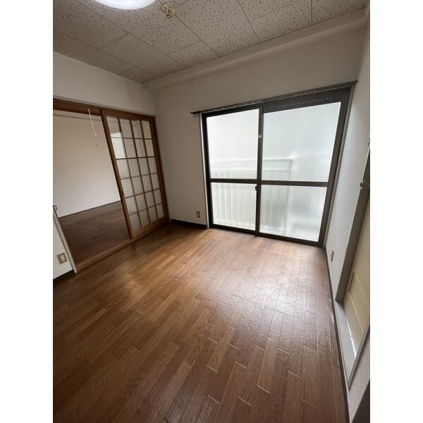 ヴィラ勧修寺の居間・リビング|ダイニング