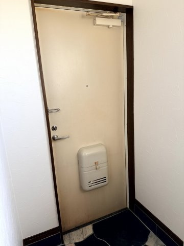 シティハイムサンビレッジの玄関