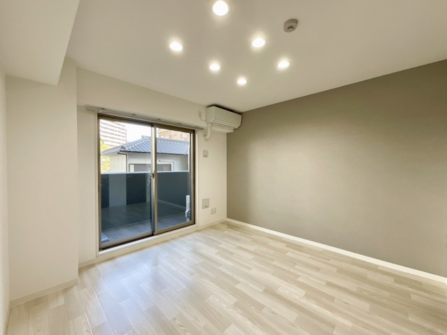 ラルジュ皆実の居間・リビング