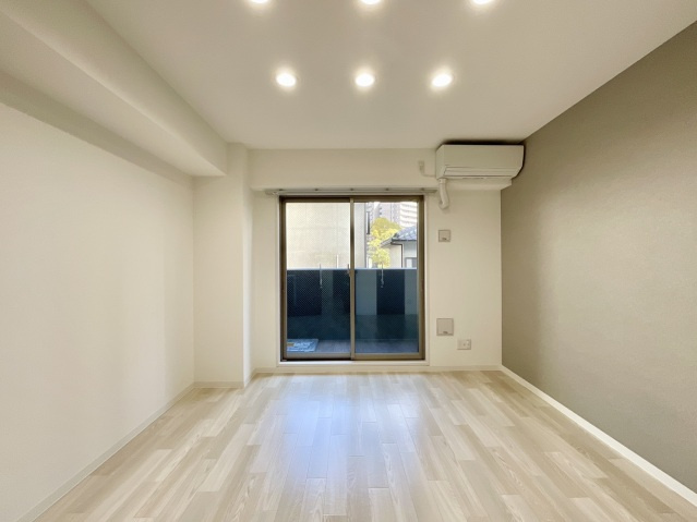 ラルジュ皆実の居間・リビング