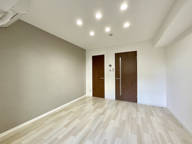 ラルジュ皆実の居間・リビング