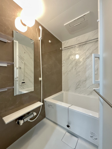 ラルジュ皆実の浴室