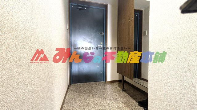 ネオハイツ国分の玄関