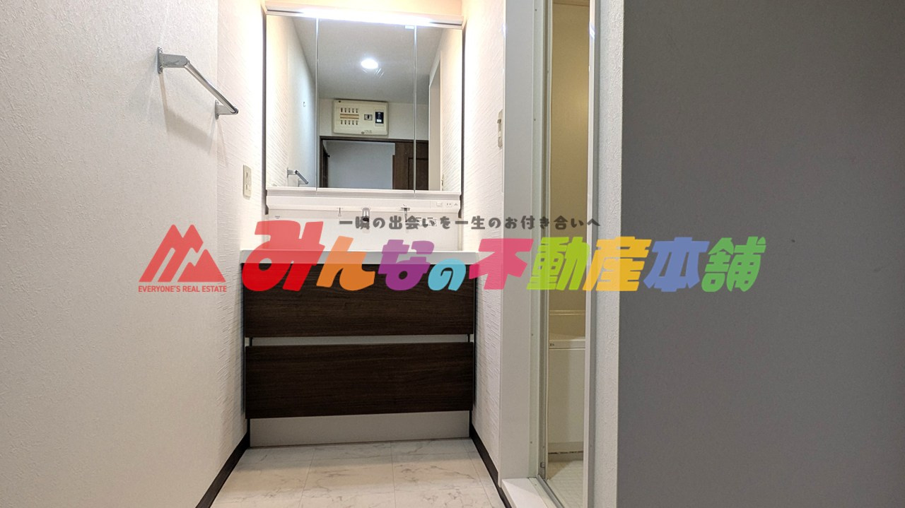 ネオハイツ国分の独立洗面台