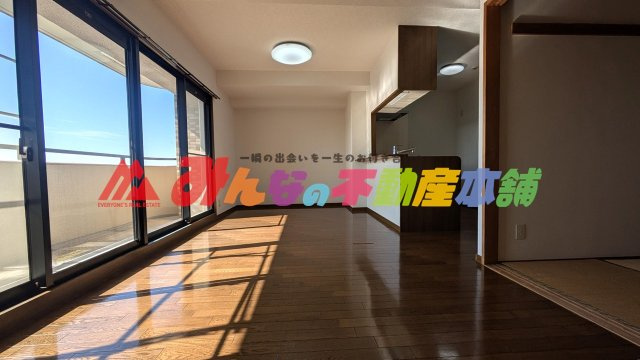 ネオハイツ国分の居間・リビング