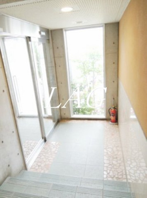 【エントランス】 | クランベリーコート | エントランスです。