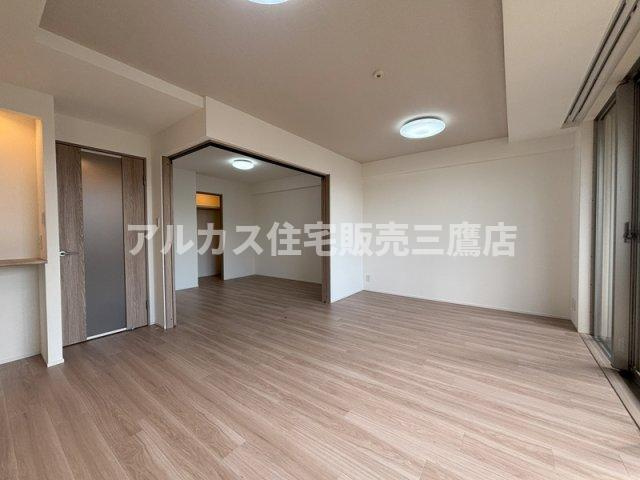 グランスイート三鷹下連雀 の居間・リビング