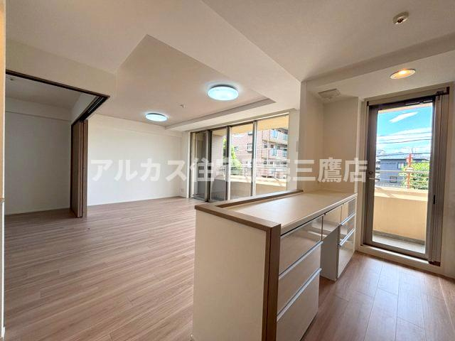 グランスイート三鷹下連雀 の居間・リビング