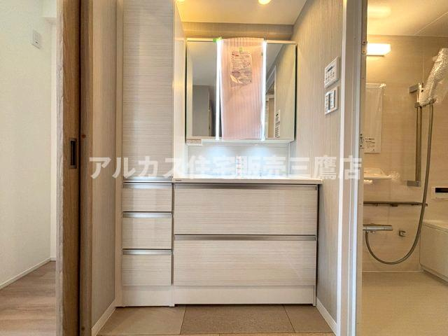 グランスイート三鷹下連雀 の独立洗面台