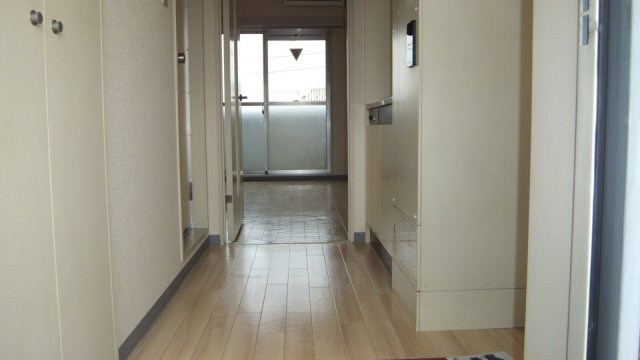 リエス西船橋の玄関|玄関から室内を撮影しました