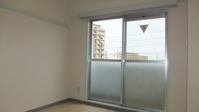 リエス西船橋の居間・リビング|インターネット対応してます