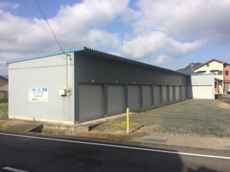 【外観】 | ガレージさとⅠ | 前面道路より撮影