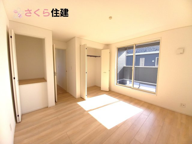 クレイドルガーデン真岡市台町第８　2号棟の寝室|収納多め寝室です。日当たりはよいです