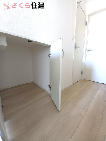 クレイドルガーデン真岡市台町第８　2号棟の収納|階段下を有効活用の収納あります
