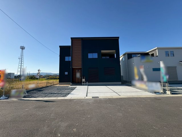 行橋市大橋1丁目　新築一戸建ての外観|駐車場は並列2~3台♪
【行橋市　新築一戸建て】