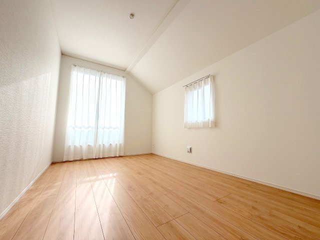 昭島市拝島町2丁目全2棟　新築分譲の洋室