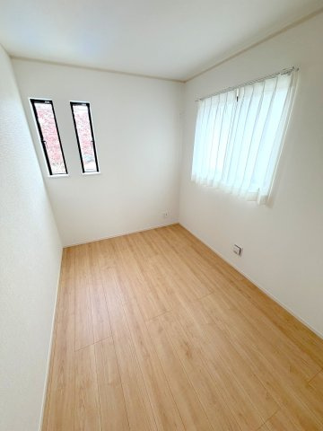 昭島市拝島町2丁目全2棟　新築分譲の洋室