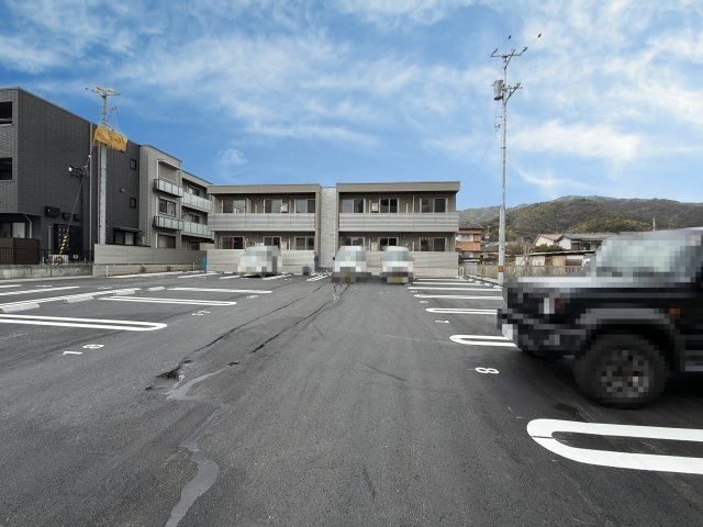 シャーメゾン グラースⅡの駐車場