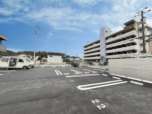 シャーメゾン グラースⅡの駐車場