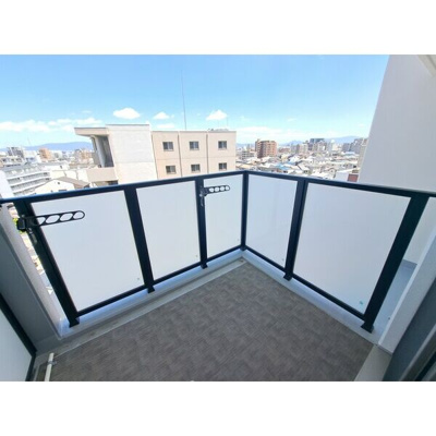 【バルコニー】 | DOUBLE NINE RESIDENCE TENNOJIMINAMI | 落ち着いた時間を過ごせるバルコニーです