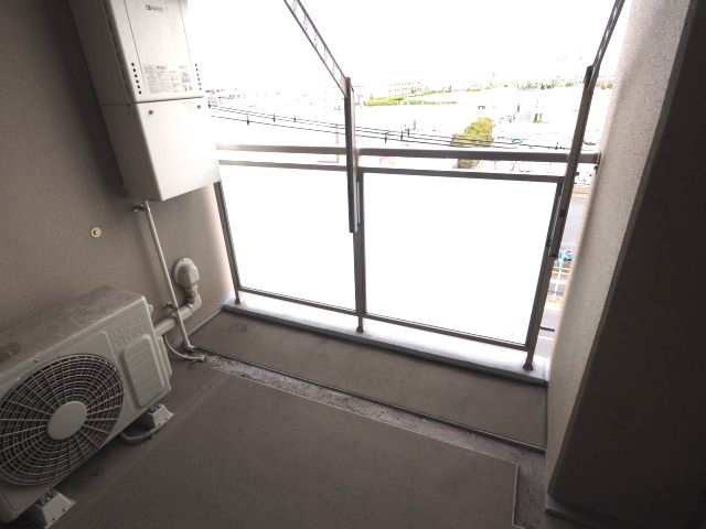 【バルコニー】