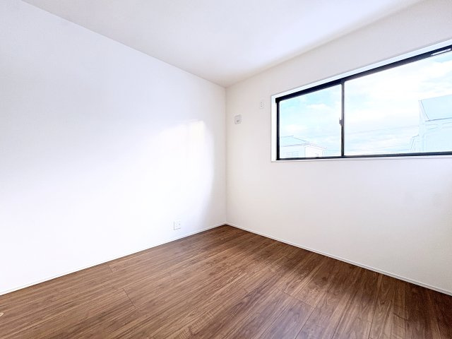 新築戸建・新築建売　平野第8　平野小・平野中の洋室|4.5帖の洋室　南側の窓から日差しが入り快適なお部屋です！