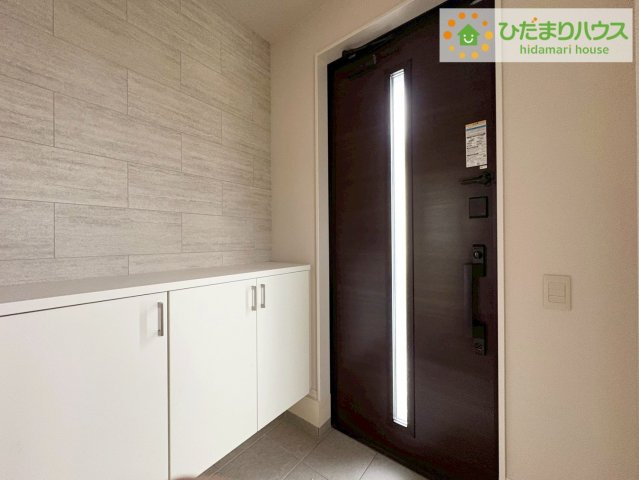 日立市東町3期　新築戸建　1号棟の玄関|丁度良い靴箱のサイズ♪これだけあれば家族全員の靴がしまえてスッキリ(^O^)