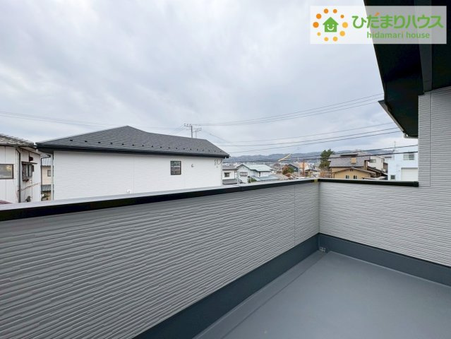 日立市東町3期　新築戸建　1号棟のバルコニー|バルコニーはあなただけの花火会場。色とりどりの花火が夜空を彩ります。