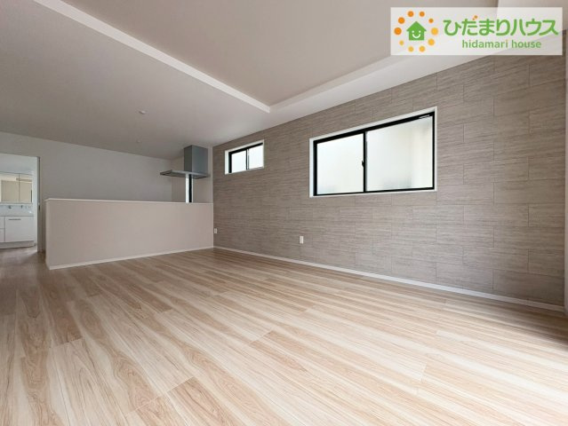 日立市東町3期　新築戸建　1号棟の居間・リビング|お子様が元気に遊べる広々としたリビングです。