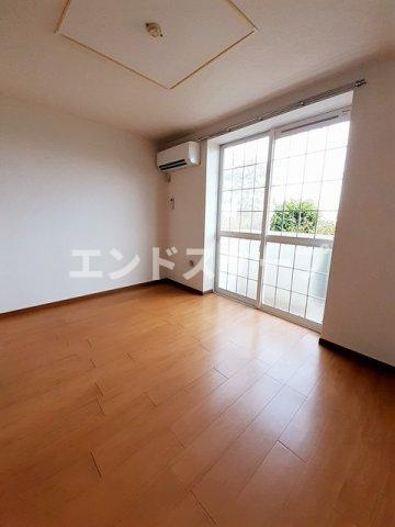 ソレアード・プラーサＣの居間・リビング|高崎、前橋のお部屋探しはエンドスケープまで！お客様の理想お聞かせ下さい♪