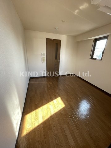 タカノハイム天神橋の居間・リビング|こちらの居間で趣味の時間をお楽しみください