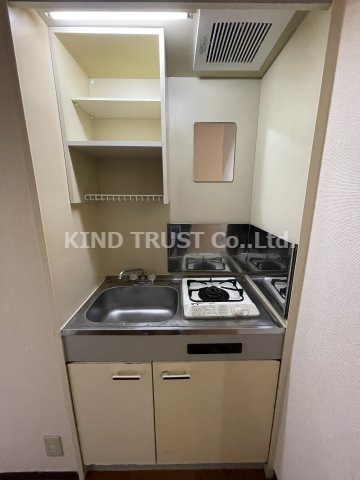 タカノハイム天神橋のキッチン|コンパクトなキッチンで掃除もラクラク