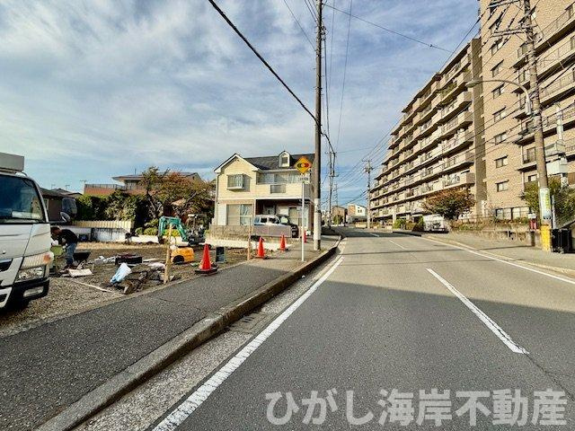 茅ヶ崎市菱沼3丁目　売地　全4区画の前面道路含む現地写真|11月7日撮影　造成工事中　現地外観
