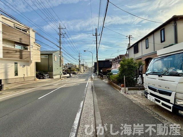 茅ヶ崎市菱沼3丁目　売地　全4区画の前面道路含む現地写真|11月7日撮影　造成工事中　現地外観