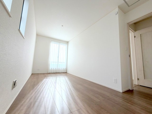 昭島市拝島町2丁目全2棟　新築分譲の洋室