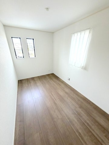 昭島市拝島町2丁目全2棟　新築分譲の洋室