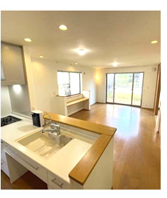 大津市仰木の里東１丁目中古戸建の居間・リビング