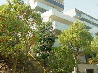 日商岩井芦屋ガーデンヒルズＣ棟の外観