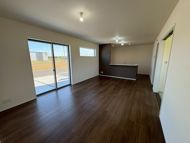 【居間・リビング】の画像