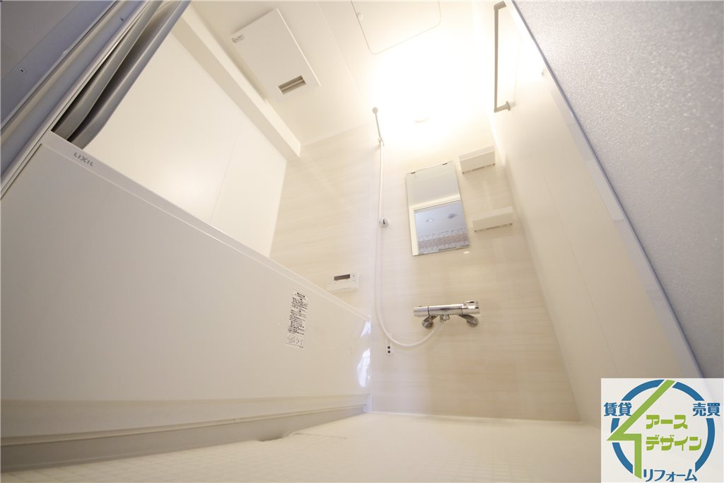 Jackson Street 521の浴室