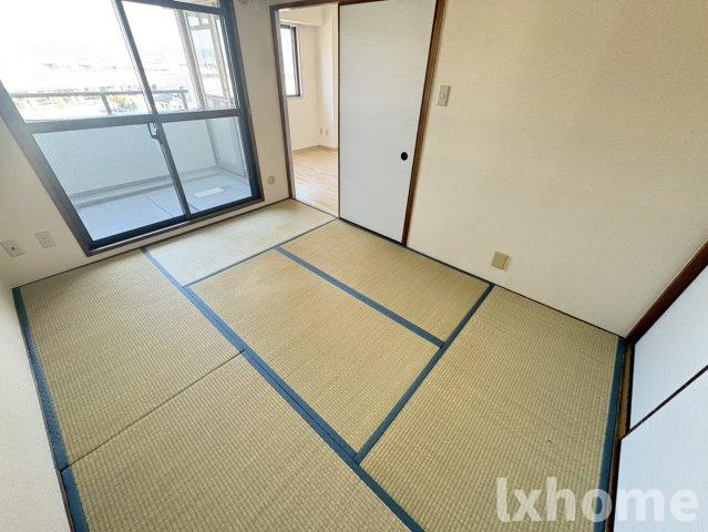 メゾン摂津の和室|日本らしい落ち着いた雰囲気の和室です