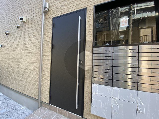 ルナテラス近大前のエントランス