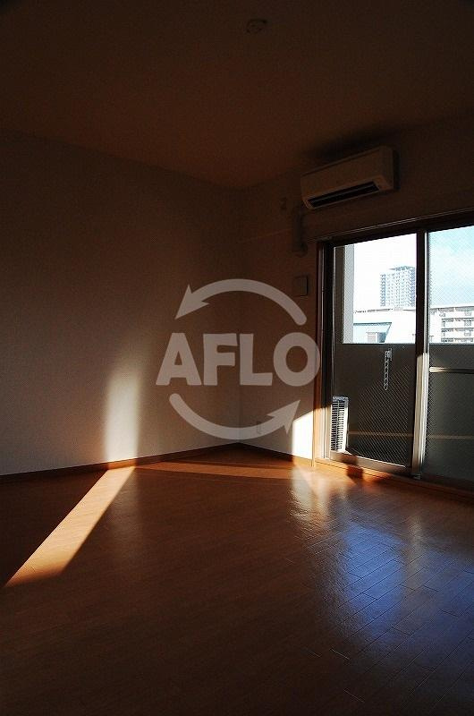 タウンコート幸町の居間・リビング|タウンコート幸町　洋室広いです