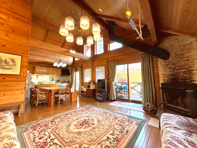 中古戸建　上水内郡飯綱町大字高坂の居間・リビング