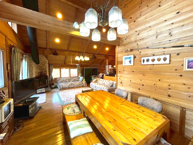 中古戸建　上水内郡飯綱町大字高坂の居間・リビング