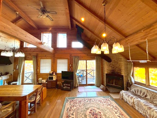 中古戸建　上水内郡飯綱町大字高坂の居間・リビング