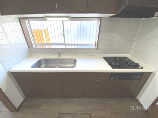 サクヤ加須のキッチン|グリル付き3口コンロ