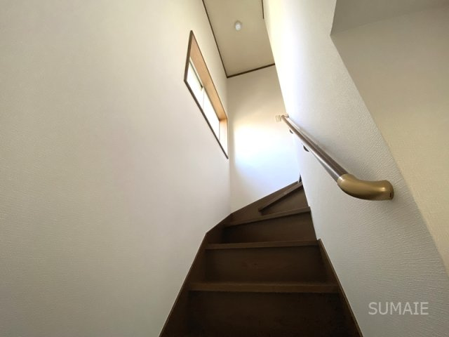 サクヤ加須の内装|手摺付き階段☆